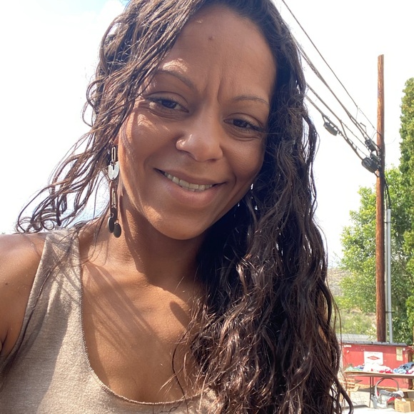 Meet your Posher, Destanie - Picture 2 of 7